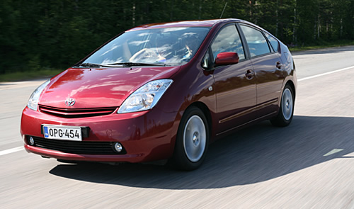 Toyota Prius juhannusautona