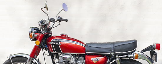 Honda CB350 uutta omistajaa vailla.